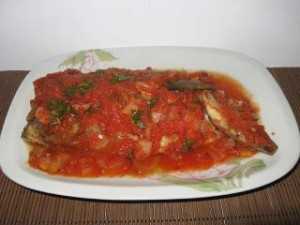Риба с доматен сос